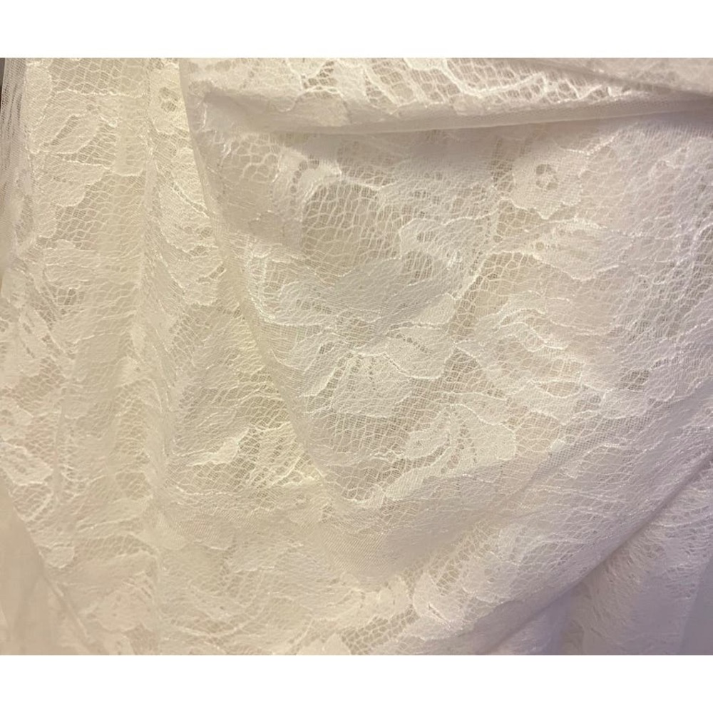 Jacquelin Exclusive Ivory Lace Gown with Silver/Crystal detail - Picture 8 of 14